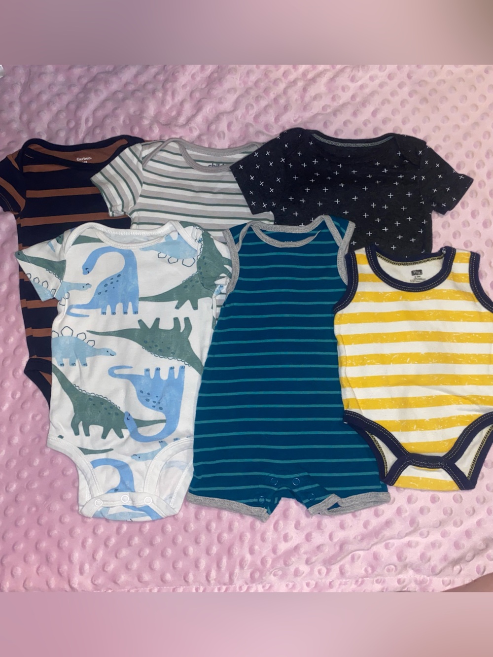 Baby boys clothes bundle. Sizes 3-6M, 0-3M.